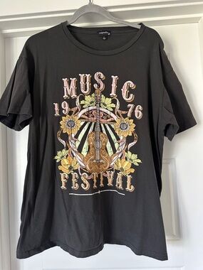 Originality Black 'Music Festival' Graphic Tee